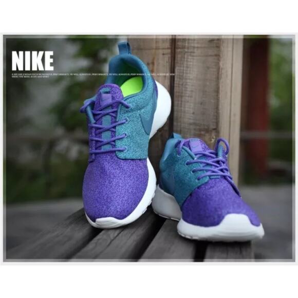 WOMENS NIKE ROSHE RUN PRINT PURPLE HAZE TRAINER 599432 551 9.5 - Picture 1 of 7